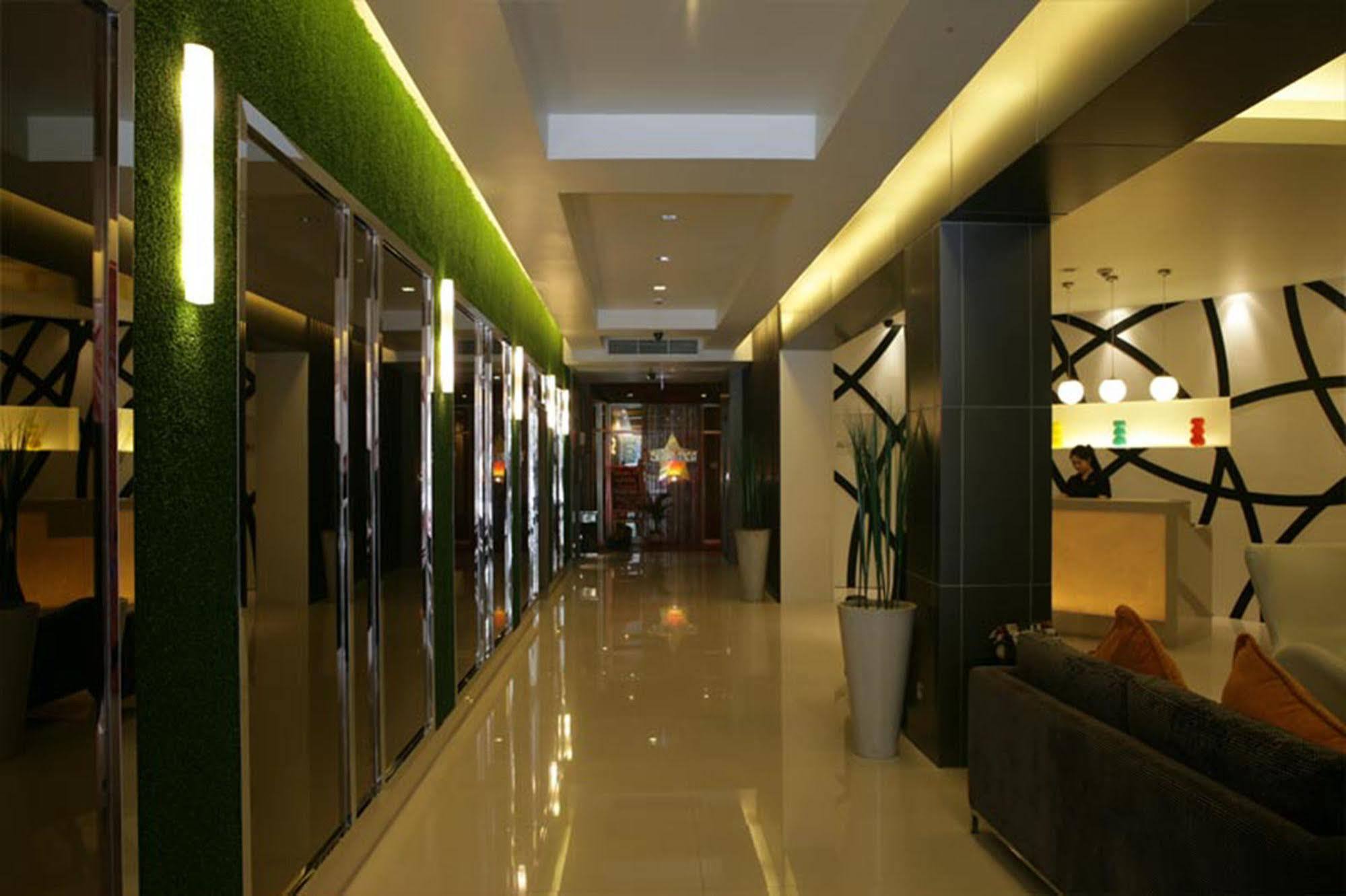 Legacy Hotel Bangkok Sukhumvit Dalaman gambar